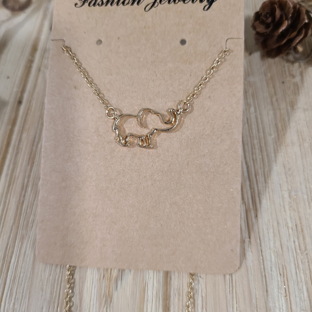 🐘🐘NEW🐘🐘VERY NICE!! Hollow Elephant Necklace in GOLD Plating 🐘🐘 - Picture 6 of 13